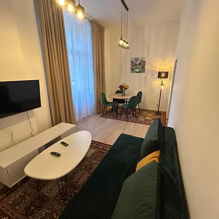 1879 Apartman *